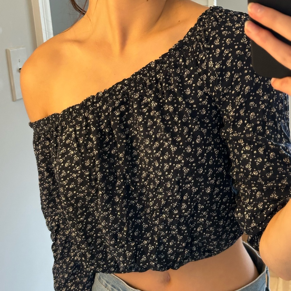 Off the Shoulder Floral Brandy Melville Shirt